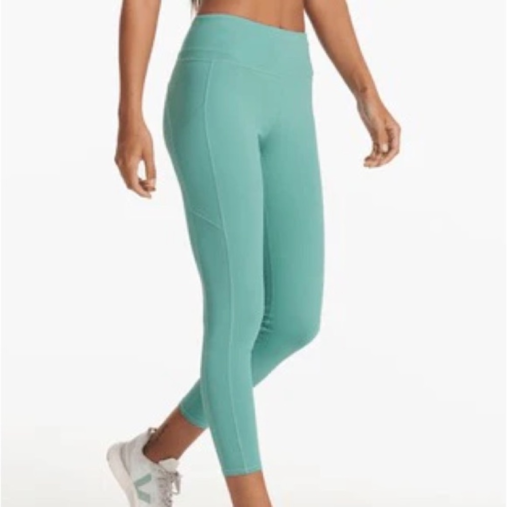 NWOT Vuori Stride Leggings in Celadon Green